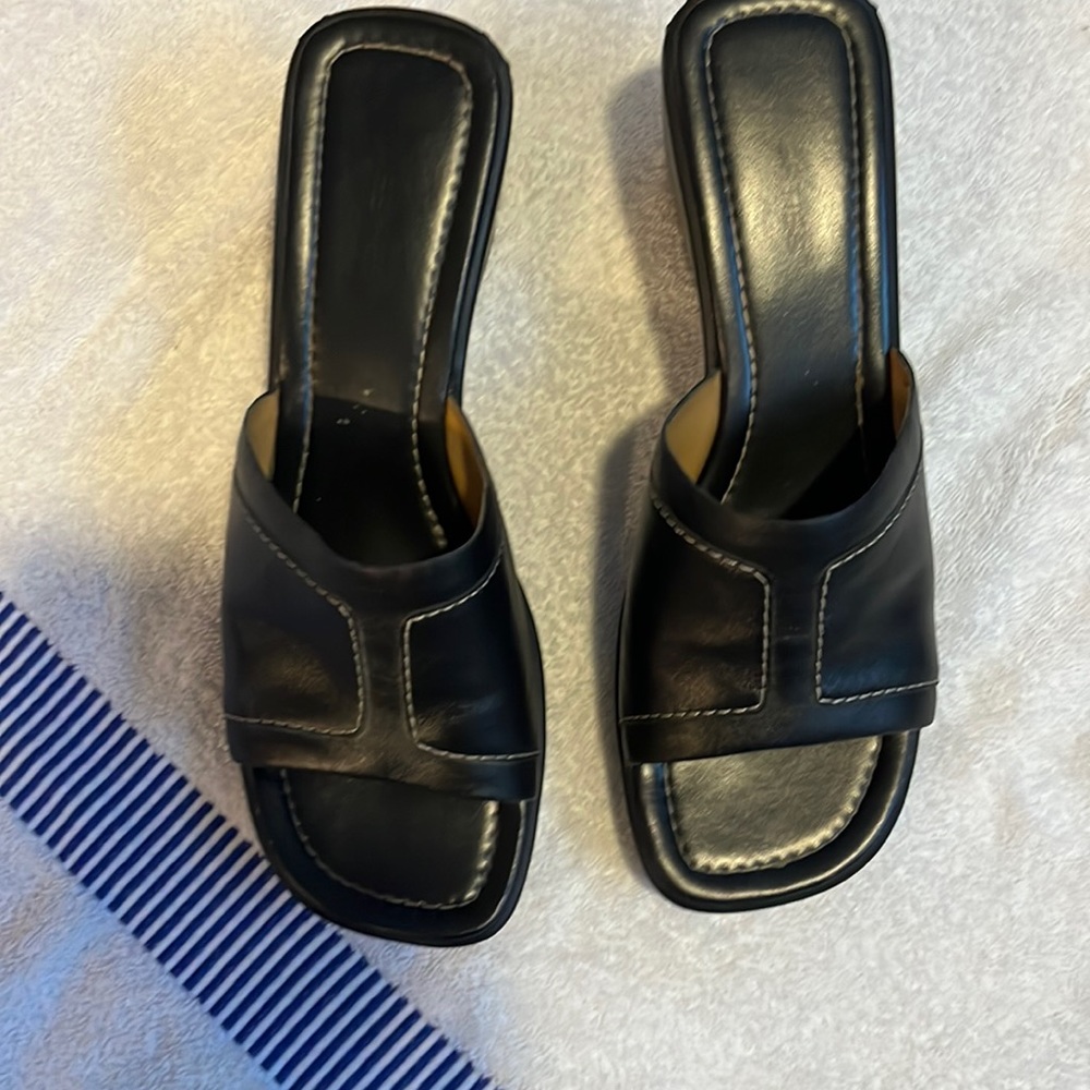 Women’s Westies Brand wedges in black size 8 1/2. Worn only 3 times.
